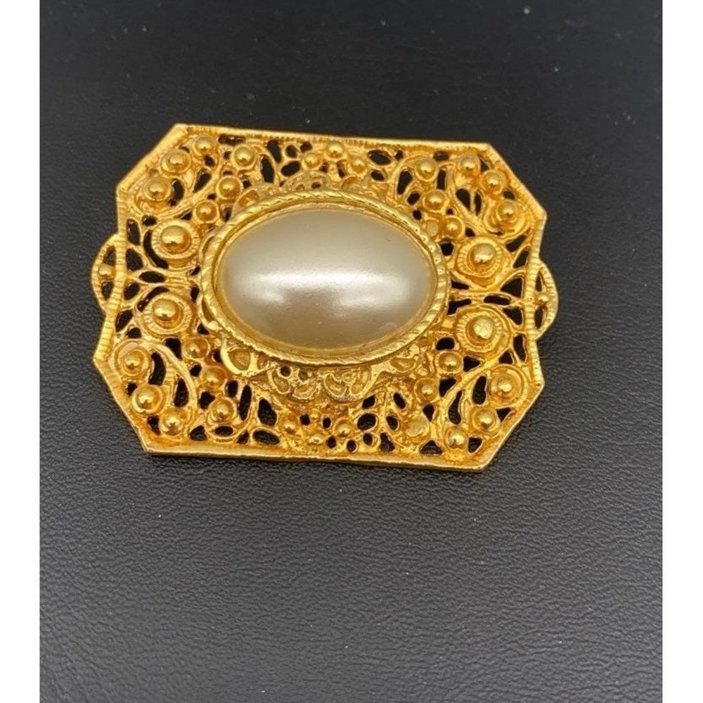 Vintage Elegant Victorian Revival Brooch Pin Gold Tone Faux Pearl Cabochon